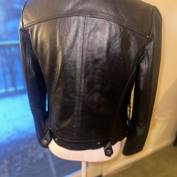 Leather jacket - Picture 2 of 5